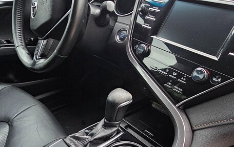 Toyota Camry, 2019 год, 2 750 000 рублей, 8 фотография