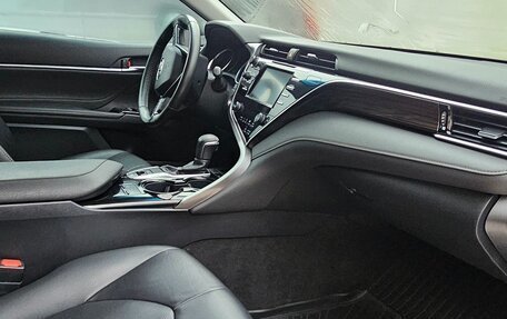 Toyota Camry, 2019 год, 2 750 000 рублей, 7 фотография