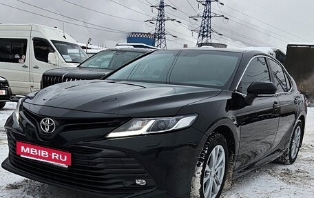 Toyota Camry, 2019 год, 2 750 000 рублей, 2 фотография