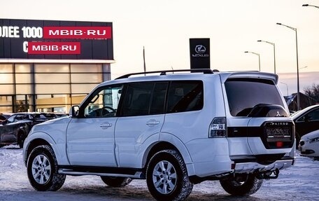 Mitsubishi Pajero IV, 2015 год, 2 295 000 рублей, 4 фотография