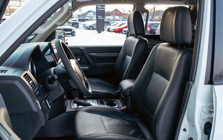 Mitsubishi Pajero IV, 2015 год, 2 295 000 рублей, 11 фотография