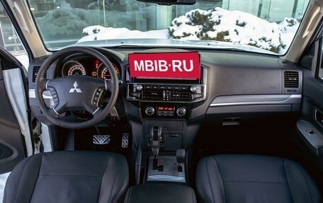Mitsubishi Pajero IV, 2015 год, 2 295 000 рублей, 16 фотография