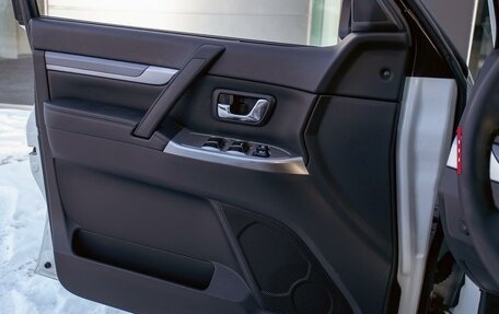 Mitsubishi Pajero IV, 2015 год, 2 295 000 рублей, 12 фотография