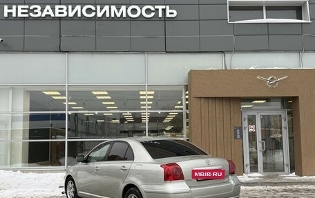 Toyota Avensis III рестайлинг, 2003 год, 490 000 рублей, 4 фотография