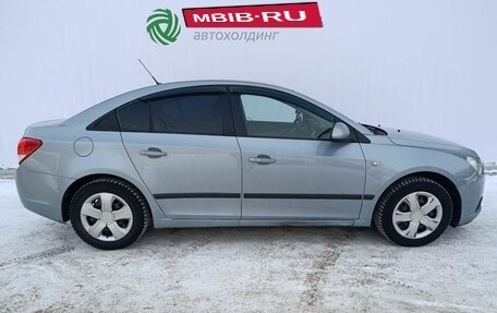 Chevrolet Cruze II, 2011 год, 650 000 рублей, 4 фотография