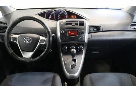 Toyota Verso I, 2014 год, 1 199 000 рублей, 11 фотография