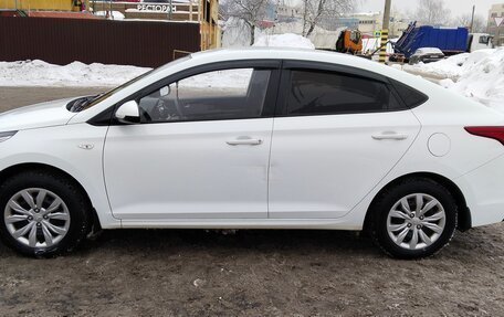 Hyundai Solaris II рестайлинг, 2018 год, 1 180 000 рублей, 3 фотография