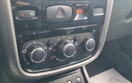 Renault Duster I рестайлинг, 2014 год, 999 000 рублей, 31 фотография