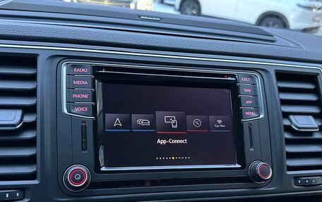 Volkswagen Multivan T6 рестайлинг, 2018 год, 4 500 000 рублей, 12 фотография