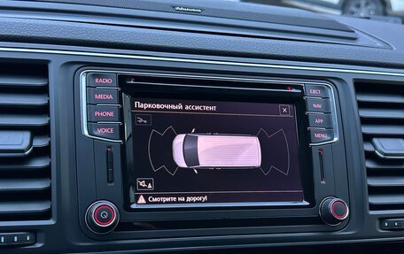 Volkswagen Multivan T6 рестайлинг, 2018 год, 4 500 000 рублей, 14 фотография