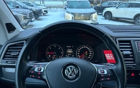 Volkswagen Multivan T6 рестайлинг, 2018 год, 4 500 000 рублей, 7 фотография