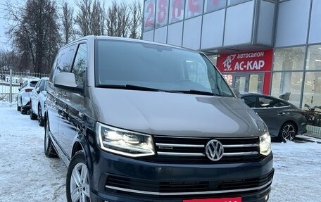 Volkswagen Multivan T6 рестайлинг, 2018 год, 4 500 000 рублей, 5 фотография