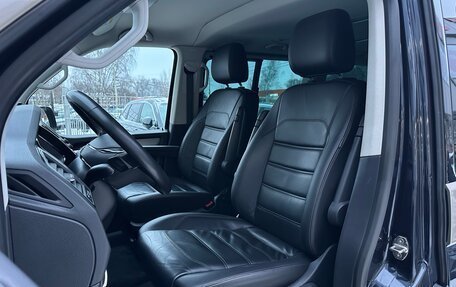 Volkswagen Multivan T6 рестайлинг, 2018 год, 4 500 000 рублей, 18 фотография