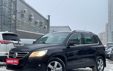 Volkswagen Tiguan I, 2010 год, 899 000 рублей, 2 фотография