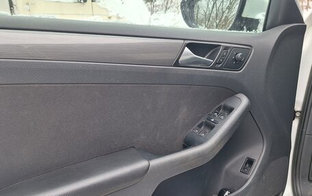 Volkswagen Jetta VI, 2016 год, 1 300 000 рублей, 5 фотография