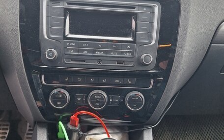 Volkswagen Jetta VI, 2016 год, 1 300 000 рублей, 6 фотография