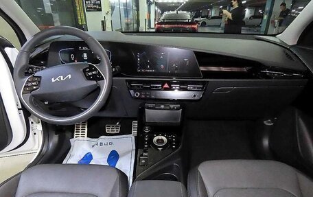 KIA Niro, 2024 год, 2 300 000 рублей, 10 фотография