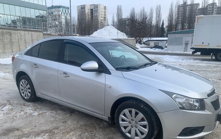 Chevrolet Cruze II, 2011 год, 715 000 рублей, 3 фотография