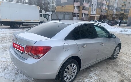 Chevrolet Cruze II, 2011 год, 715 000 рублей, 4 фотография