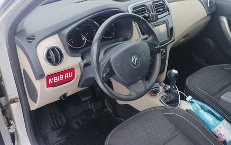 Renault Logan II, 2016 год, 800 000 рублей, 3 фотография