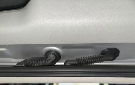 Toyota Land Cruiser 200, 2012 год, 3 300 000 рублей, 33 фотография