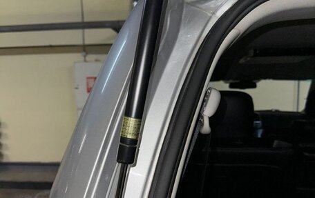 Toyota Land Cruiser 200, 2012 год, 3 300 000 рублей, 27 фотография