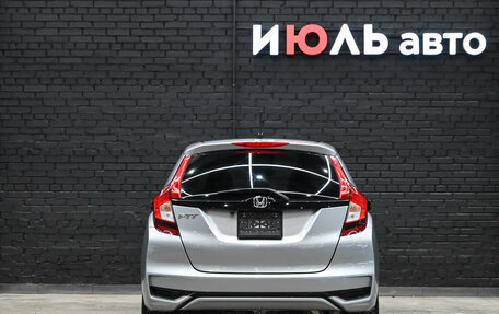 Honda Fit III, 2018 год, 1 300 000 рублей, 5 фотография