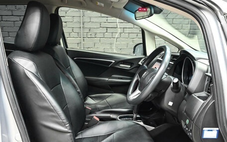 Honda Fit III, 2018 год, 1 300 000 рублей, 12 фотография