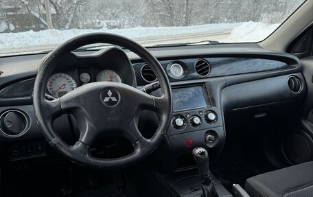 Mitsubishi Outlander III рестайлинг 3, 2004 год, 425 000 рублей, 11 фотография