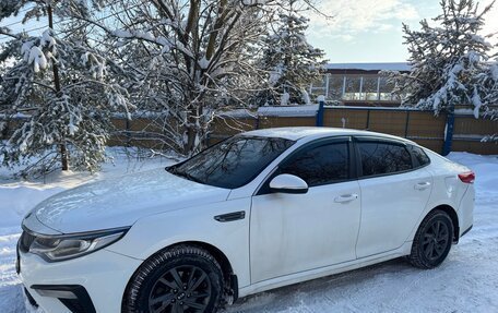 KIA Optima IV, 2018 год, 1 300 000 рублей, 8 фотография