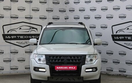 Mitsubishi Pajero IV, 2015 год, 2 900 000 рублей, 3 фотография