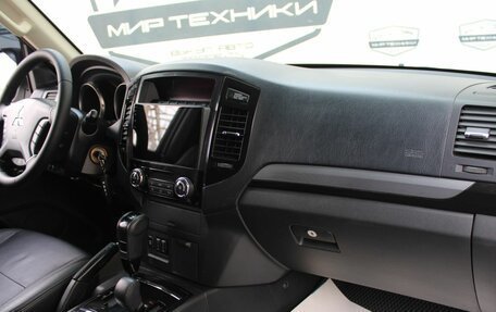 Mitsubishi Pajero IV, 2015 год, 2 900 000 рублей, 15 фотография