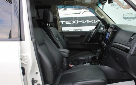 Mitsubishi Pajero IV, 2015 год, 2 900 000 рублей, 18 фотография