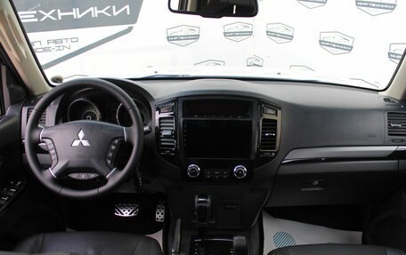 Mitsubishi Pajero IV, 2015 год, 2 900 000 рублей, 12 фотография