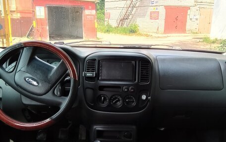 Ford Escape II, 2003 год, 300 000 рублей, 9 фотография