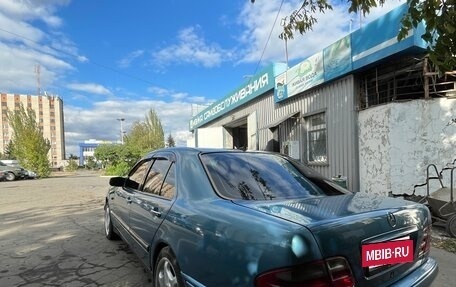 Mercedes-Benz E-Класс, 1998 год, 550 000 рублей, 5 фотография