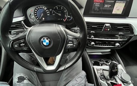 BMW 5 серия, 2019 год, 2 650 000 рублей, 14 фотография