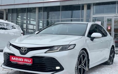 Toyota Camry, 2019 год, 2 180 000 рублей, 2 фотография