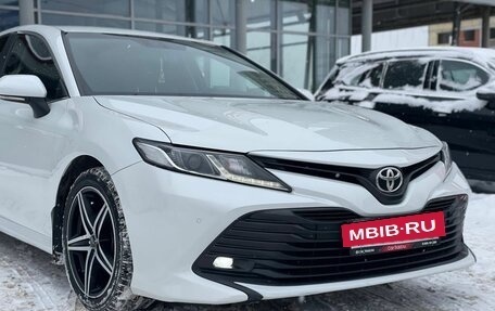 Toyota Camry, 2019 год, 2 180 000 рублей, 11 фотография