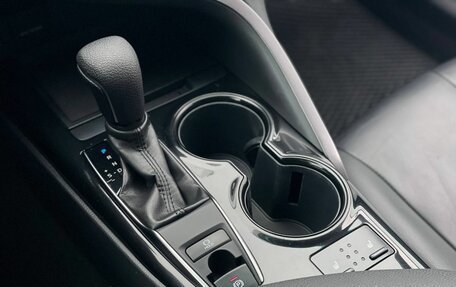 Toyota Camry, 2019 год, 2 180 000 рублей, 19 фотография