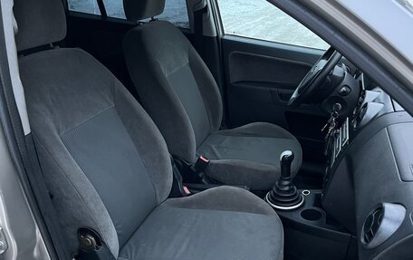 Ford Fusion I, 2004 год, 265 000 рублей, 17 фотография