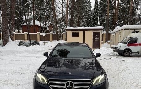 Mercedes-Benz E-Класс, 2020 год, 4 300 000 рублей, 2 фотография