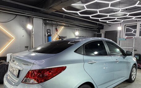 Hyundai Solaris II рестайлинг, 2013 год, 940 000 рублей, 2 фотография