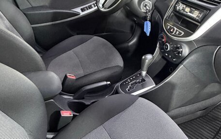 Hyundai Solaris II рестайлинг, 2013 год, 940 000 рублей, 10 фотография