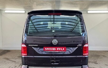 Volkswagen Multivan T6 рестайлинг, 2016 год, 2 915 000 рублей, 4 фотография