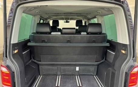 Volkswagen Multivan T6 рестайлинг, 2016 год, 2 915 000 рублей, 19 фотография