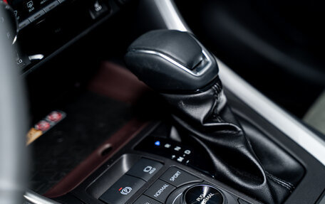 Toyota RAV4, 2025 год, 4 379 000 рублей, 12 фотография