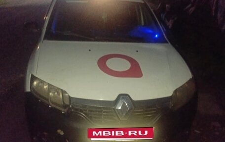 Renault Logan II, 2016 год, 370 000 рублей, 6 фотография