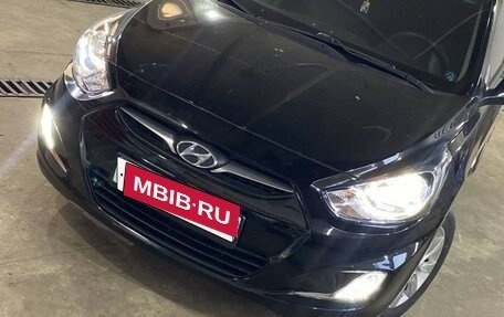 Hyundai Solaris II рестайлинг, 2011 год, 900 000 рублей, 5 фотография