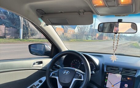 Hyundai Solaris II рестайлинг, 2011 год, 900 000 рублей, 6 фотография